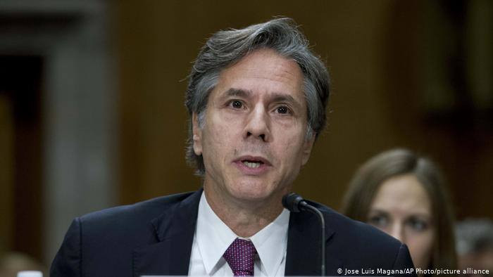 إدارة بايدن تعيد النظر في مسألة تصنيف الحوثيين كـ"منظمـة إرهـابية"