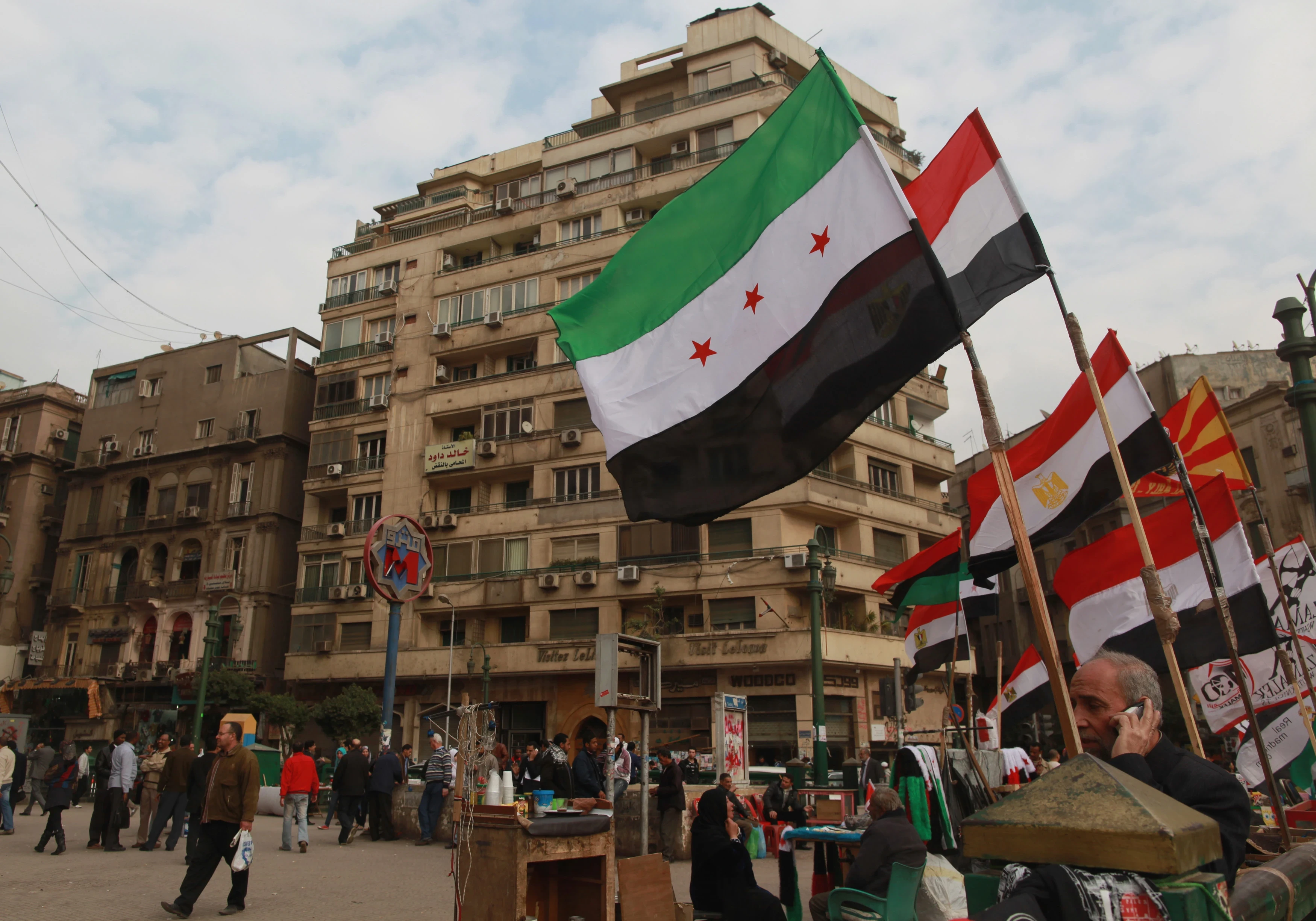 مصر تفتح باب التأشيرات للسوريين: دعمًا للطلبة والمستثمرين وأسرهم