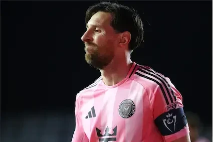 ميسي يواجه عقوبة قاسية بعد اعتدائه على مدرب فريق منافس في الدوري الأمريكي